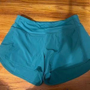 lulu speed up shorts 4” mid rise